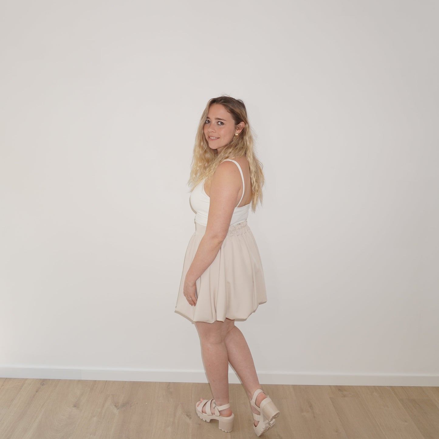 Mini Puff skirt beige