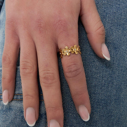 Multiple flowers ring