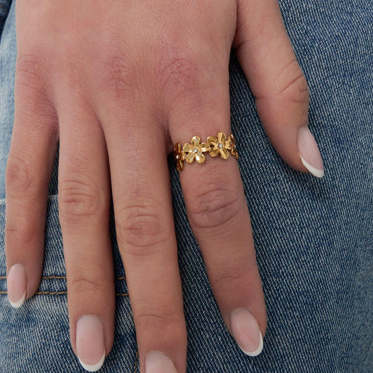 Multiple flowers ring
