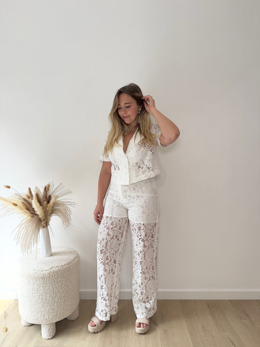 Laced in White broek